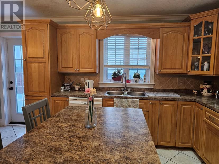 40 SMALLWOOD Drive — photo 6 of 35