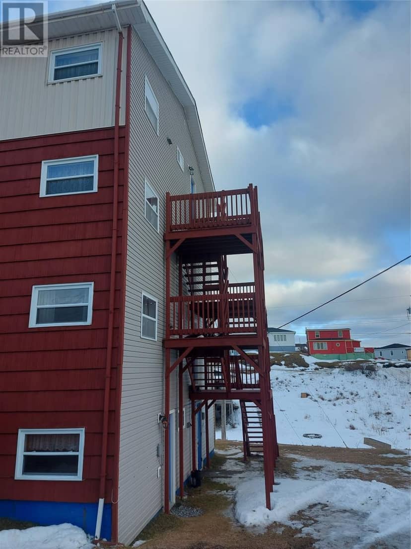 16 A/B and 18 Currie Avenue — photo 9 of 13