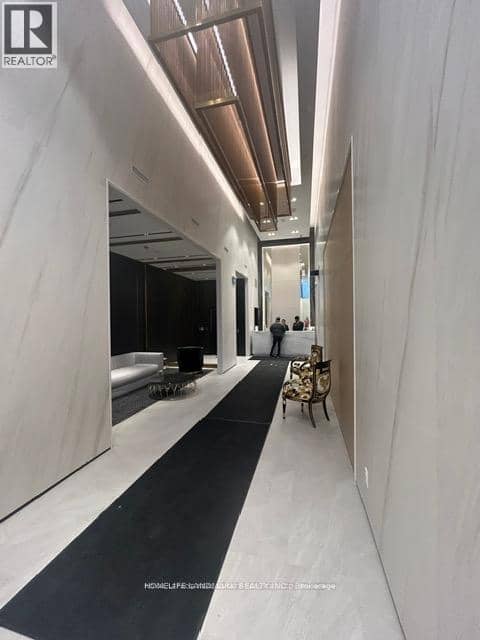 1701 - 319 Jarvis Street — photo 2 of 20