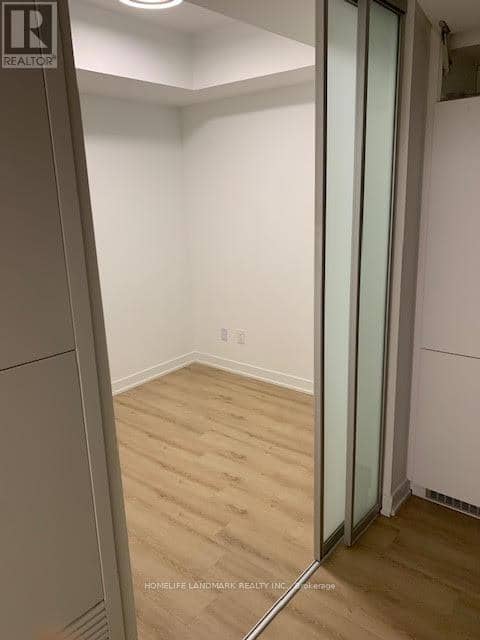 1701 - 319 Jarvis Street — photo 13 of 20
