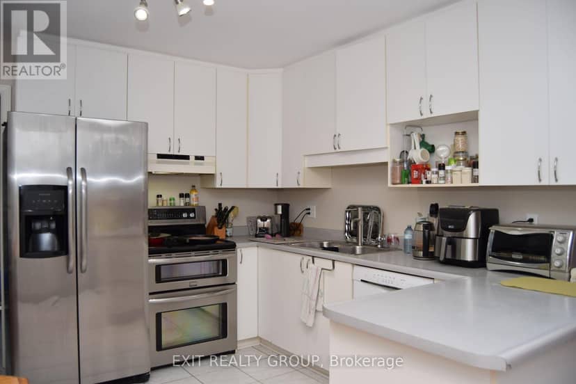 9 Empire Boulevard — photo 10 of 24