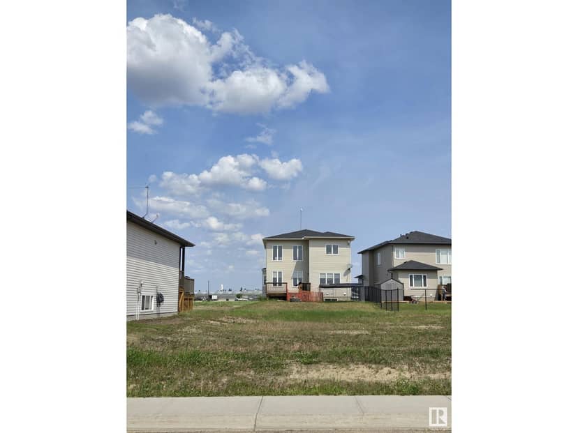 22 Whitetail CR, Mundare