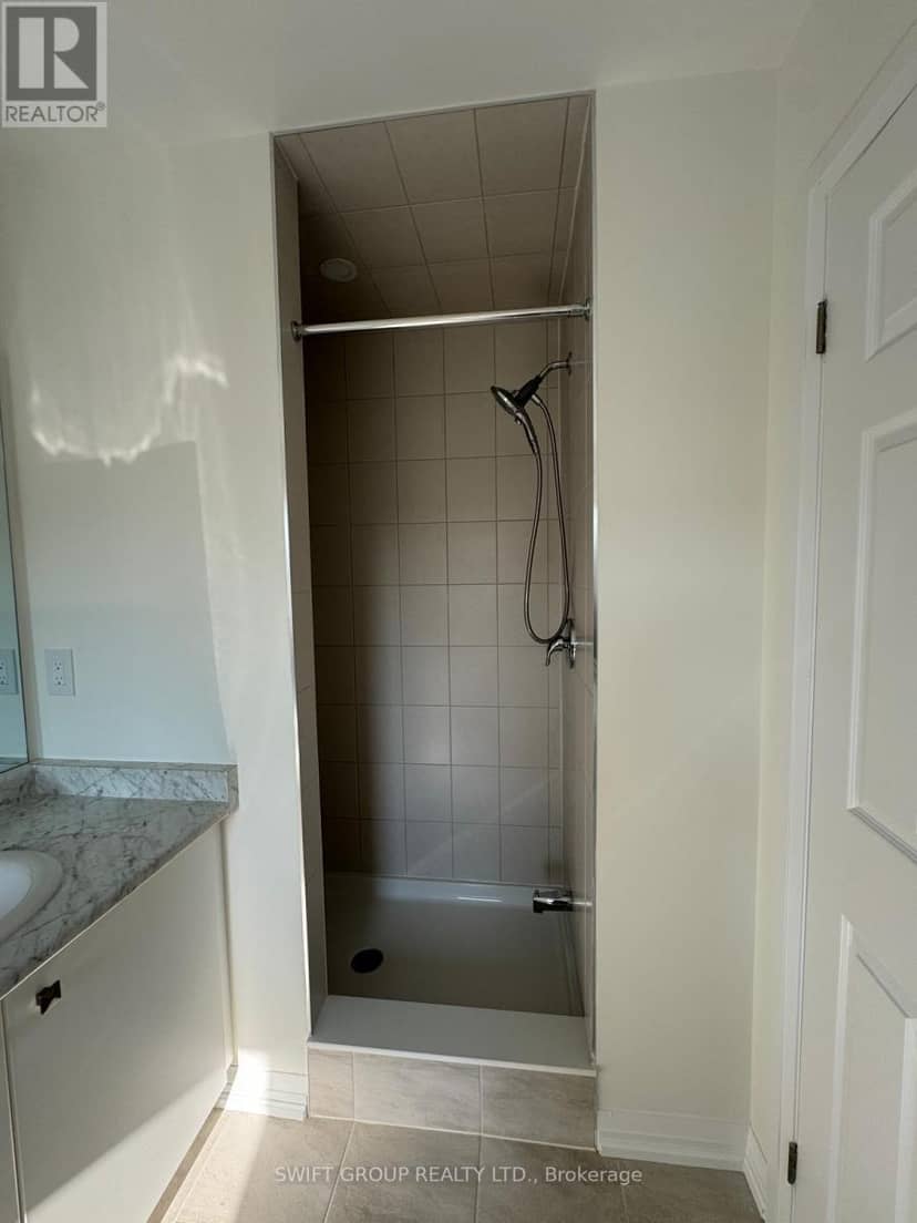 123 Granville Crescent — photo 14 of 28