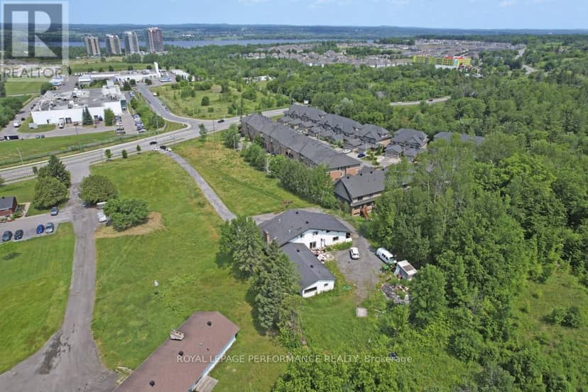 1016 Old Montreal Road, Ottawa, photo 2