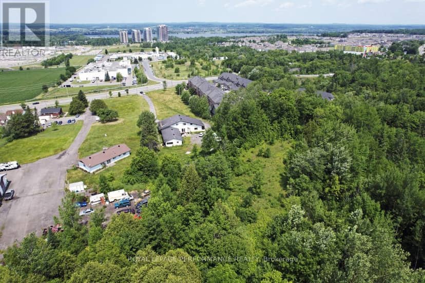 1016 Old Montreal Road, Ottawa, photo 4