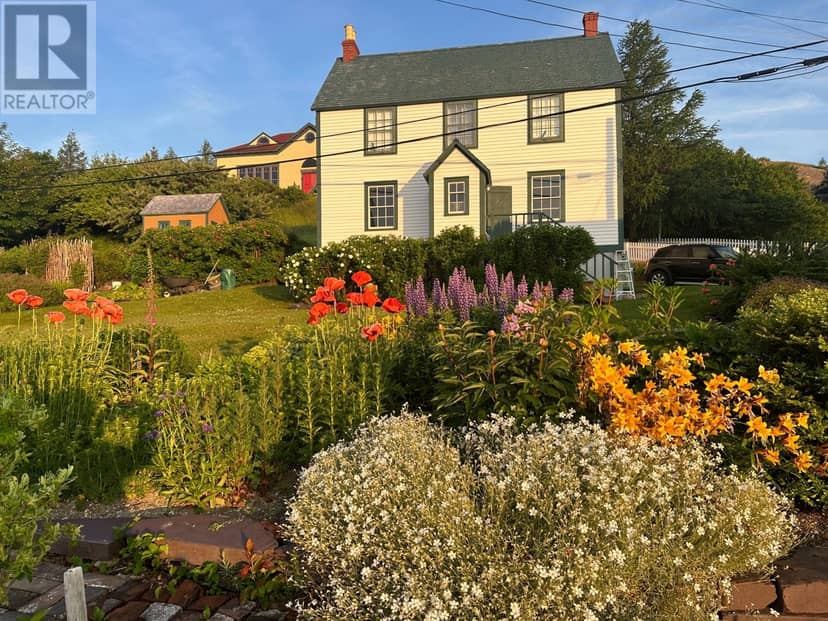 19 West Street — photo 1 of 40