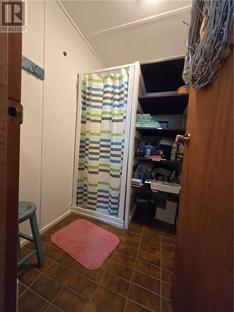 295 Riverside Road — photo 3 of 17