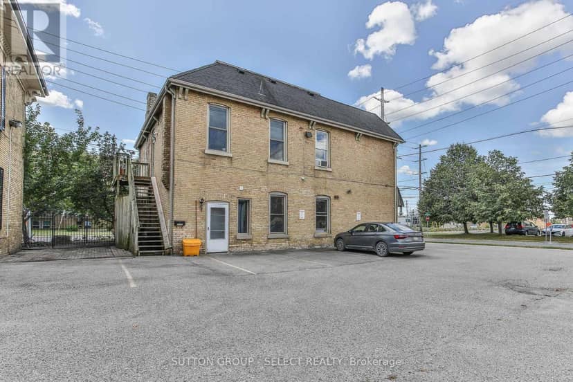 330 Burwell Street — photo 4 of 40