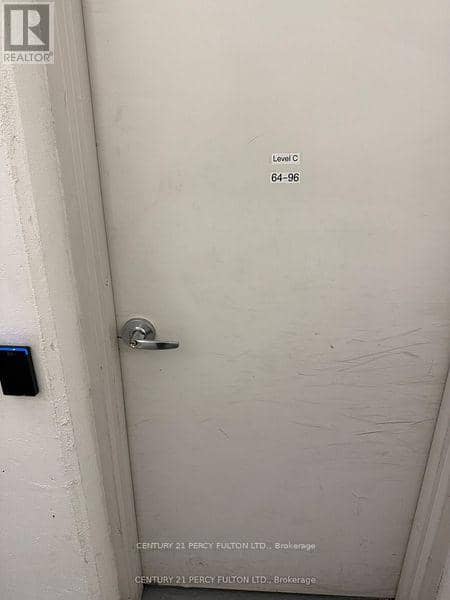 C-68 - 2221 Yonge Street — photo 2 of 2