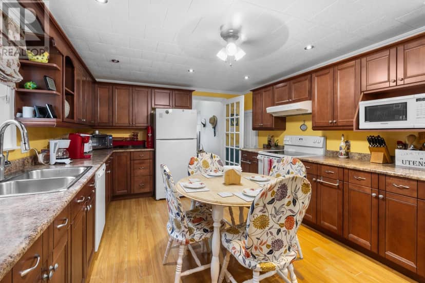 11 MARION Way — photo 13 of 40