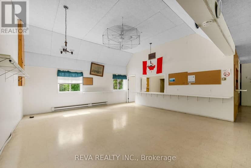 786 Centreview Road — photo 8 of 22