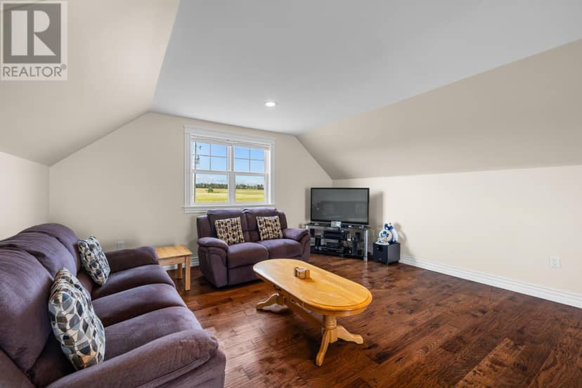 84 Hatton Road — photo 36 of 40