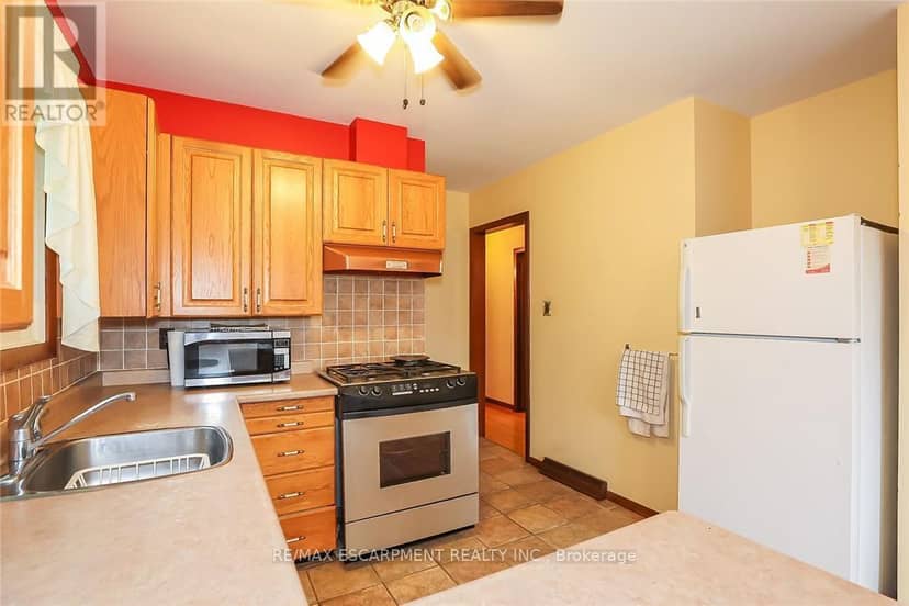 5750 Hodgson Avenue — photo 12 of 40