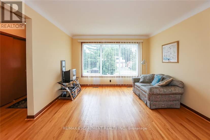 5750 Hodgson Avenue — photo 7 of 40