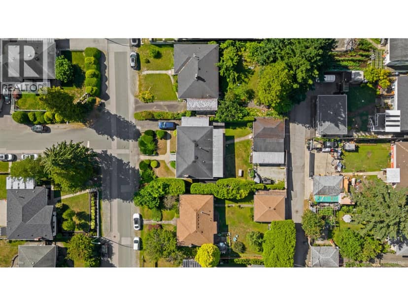 5017 PIONEER AVENUE, Burnaby, photo 2