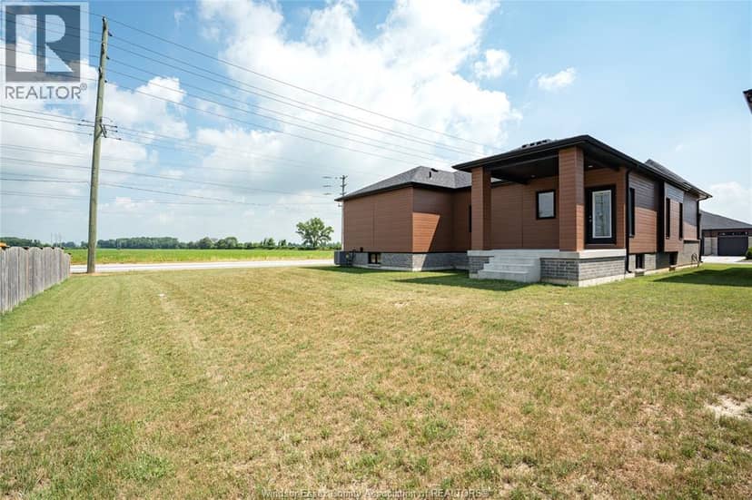 121 Hazel Crescent — photo 31 of 32
