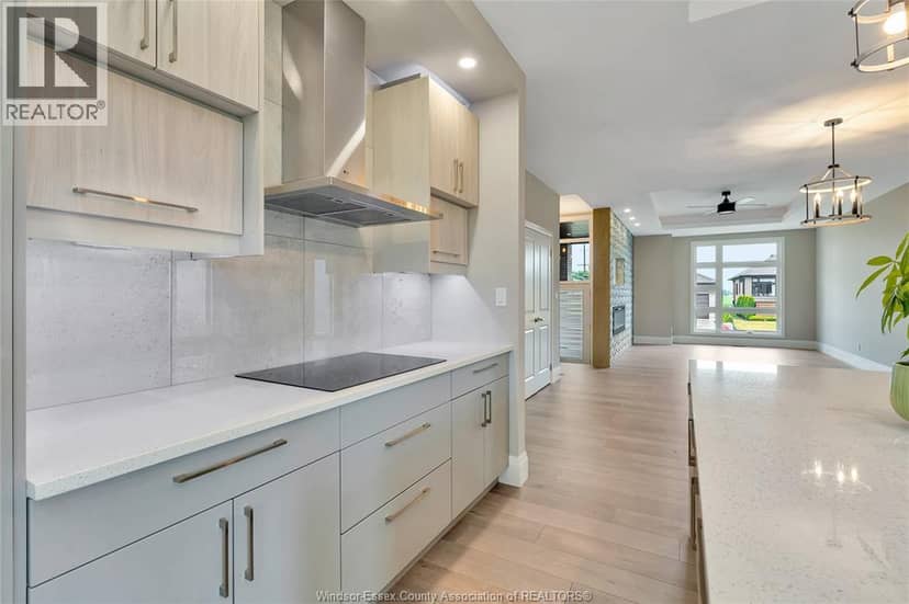 121 Hazel Crescent — photo 14 of 32