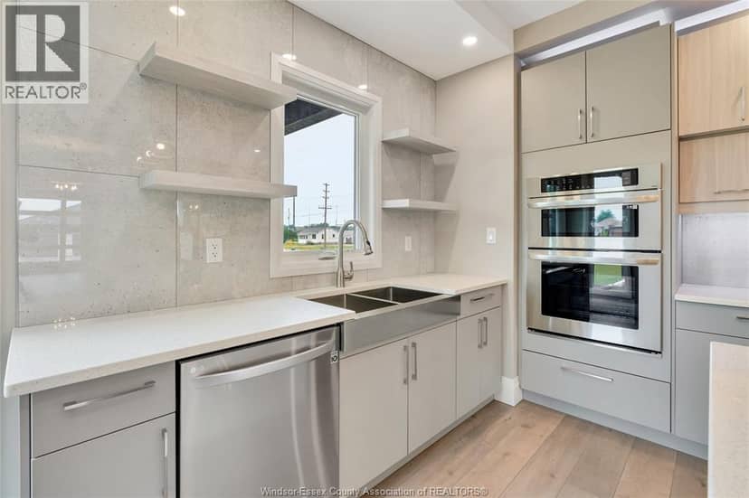 121 Hazel Crescent — photo 12 of 32