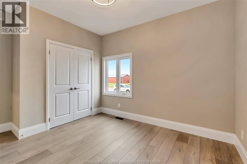 121 Hazel Crescent — photo 19 of 32