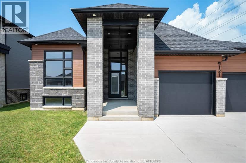 121 Hazel Crescent — photo 3 of 32