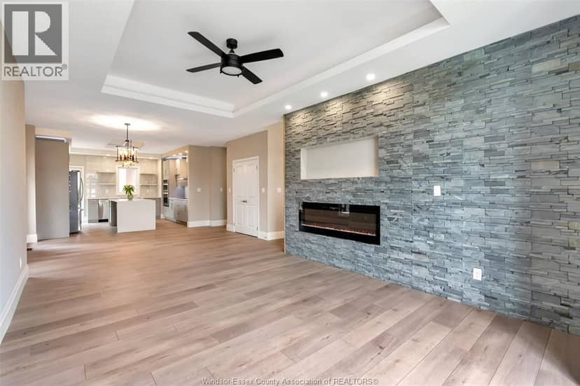121 Hazel Crescent — photo 7 of 32