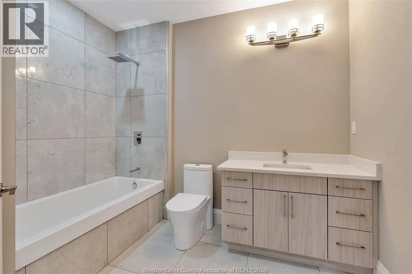 121 Hazel Crescent — photo 20 of 32
