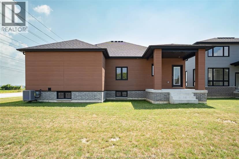 121 Hazel Crescent — photo 30 of 32