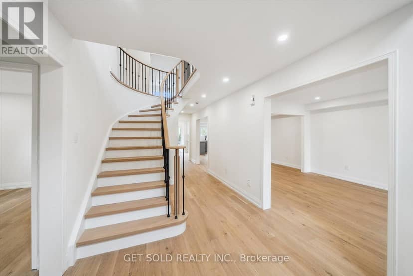 27 Edenbridge Drive — photo 3 of 40