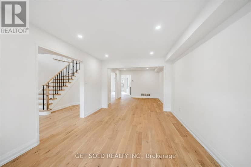 27 Edenbridge Drive — photo 6 of 40
