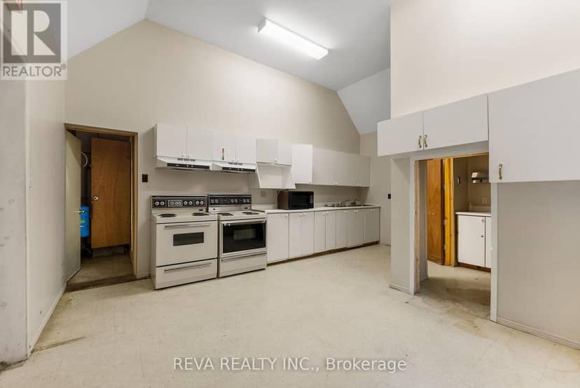 786 Centreview Road — photo 11 of 22