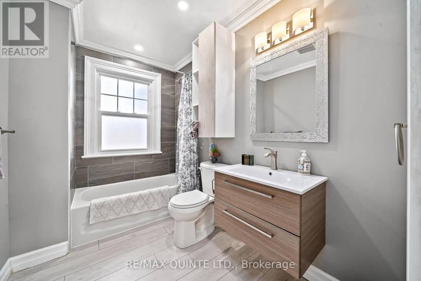 156 Bridge Street E — photo 11 of 40