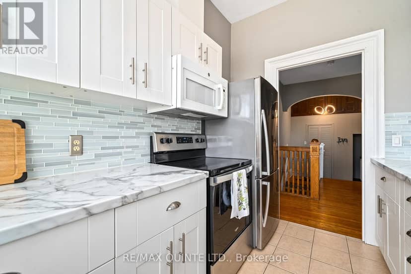 156 Bridge Street E — photo 5 of 40