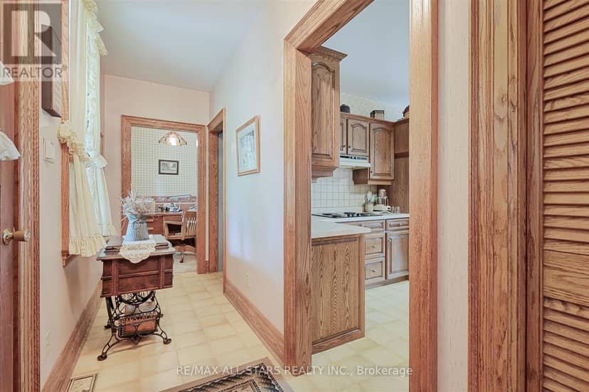 275 Webb Road, Uxbridge, photo 5