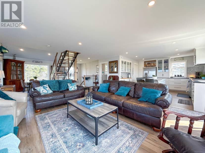 375 Campbells Way — photo 9 of 40