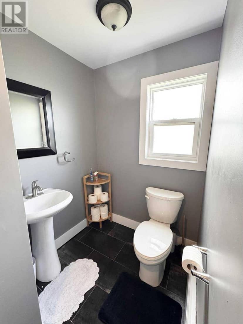 25 Charlotte Drive — photo 19 of 34