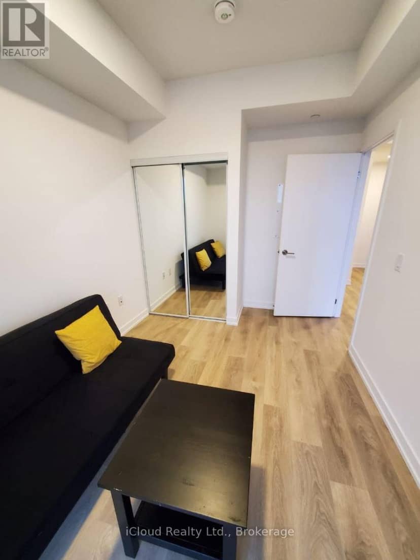 610 - 225 Sumach Street — photo 2 of 8