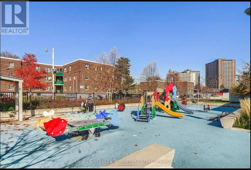 1011 - 20 Tubman Avenue — photo 24 of 26