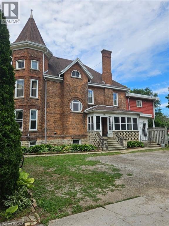 463 KING Street W, Chatham-Kent, photo 2
