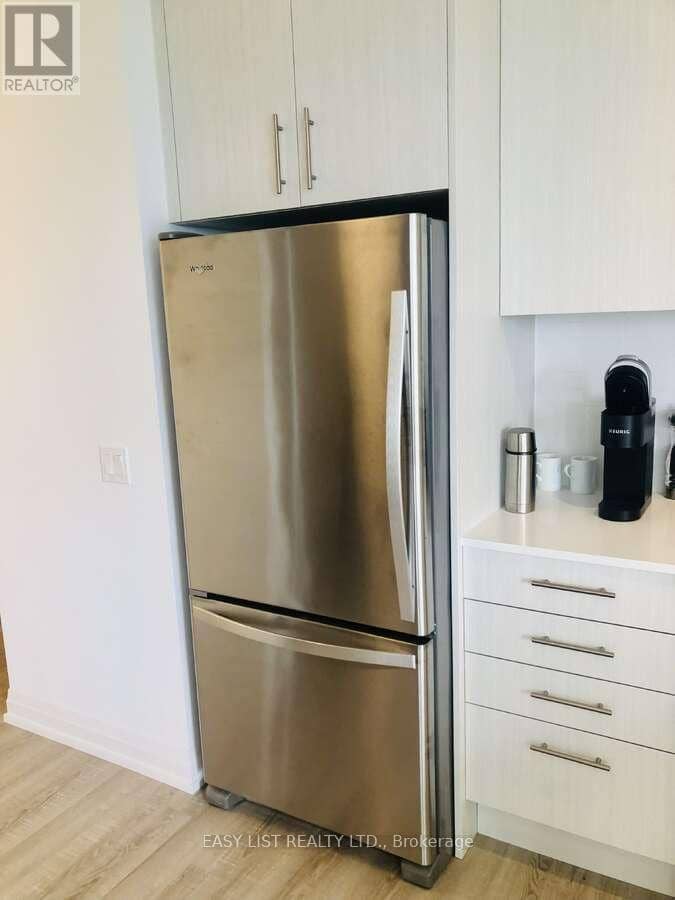 2708 - 286 Main Street — photo 19 of 40