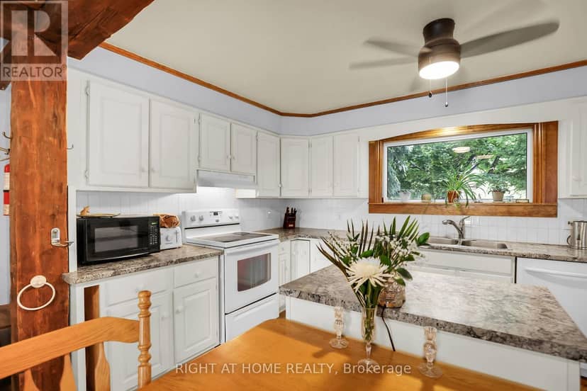 1027 Niagara Stone Road — photo 6 of 40