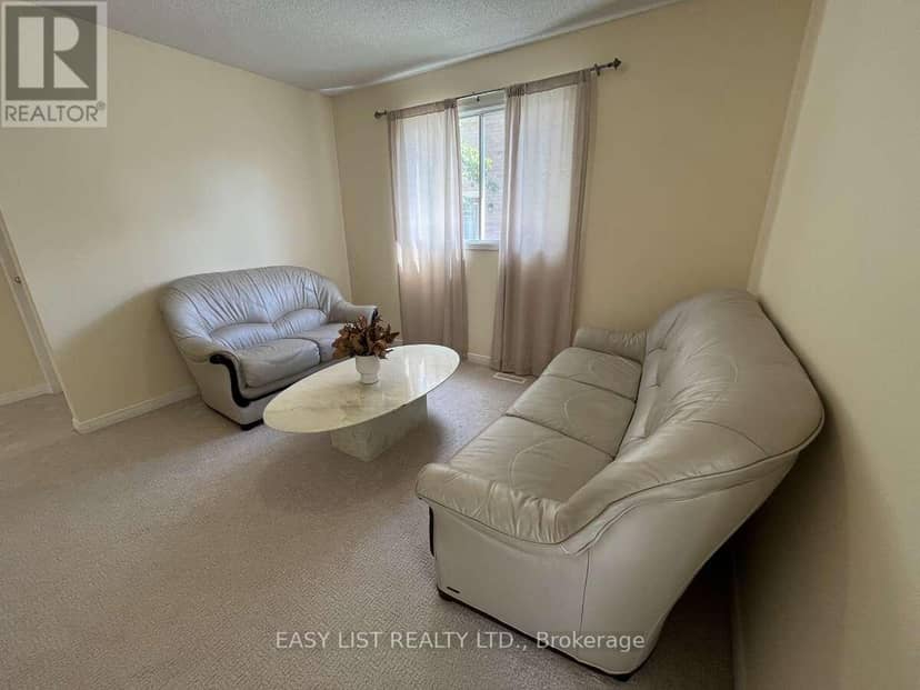 102 Burwell Crescent — photo 12 of 32