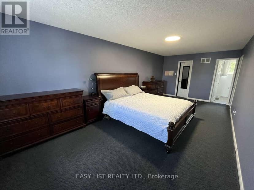 102 Burwell Crescent — photo 17 of 32