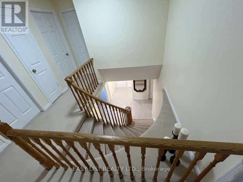 102 Burwell Crescent — photo 20 of 32