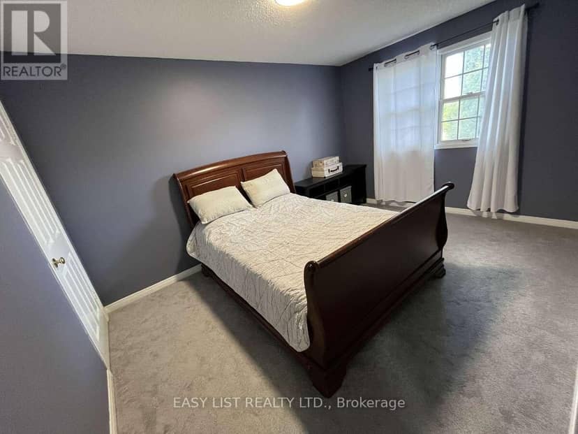 102 Burwell Crescent — photo 23 of 32