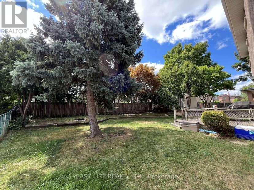 102 Burwell Crescent — photo 28 of 32