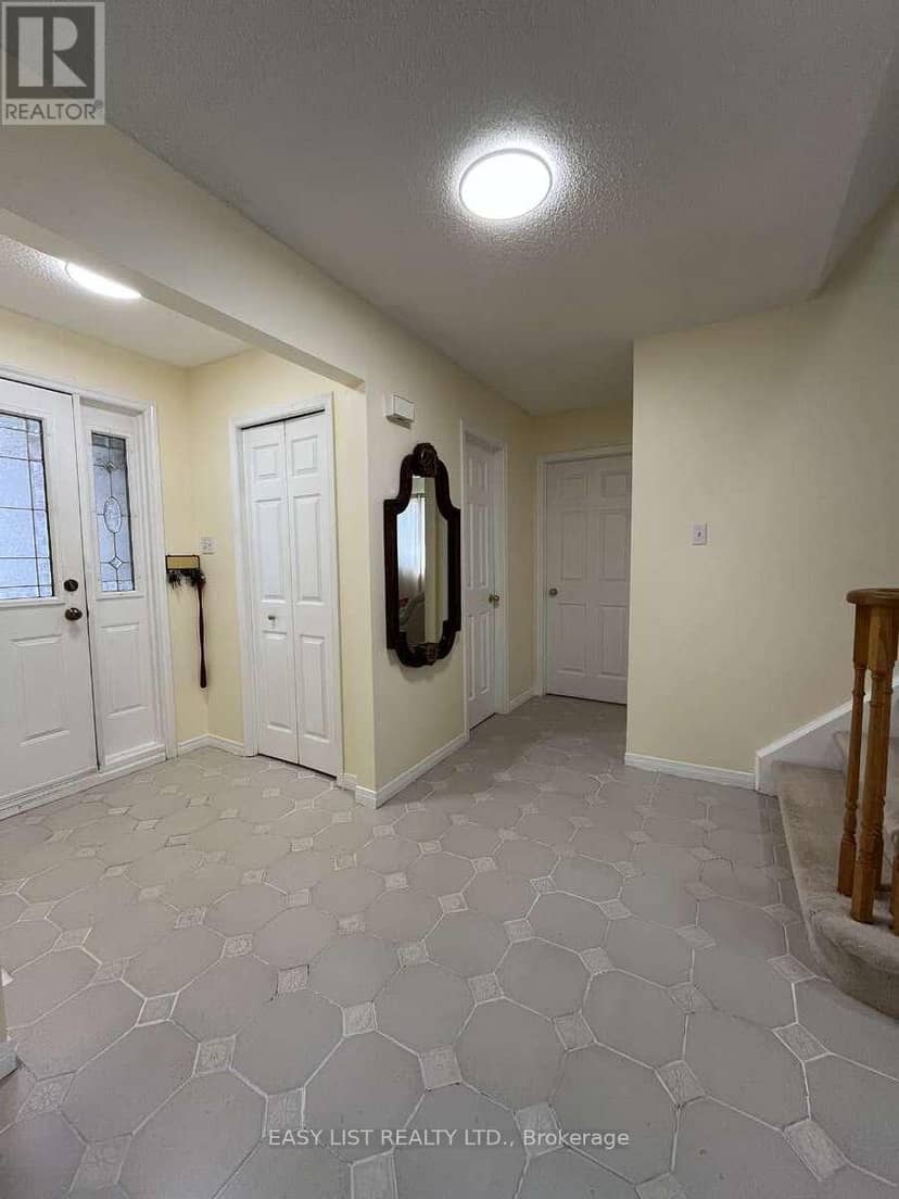 102 Burwell Crescent, Markham, photo 4