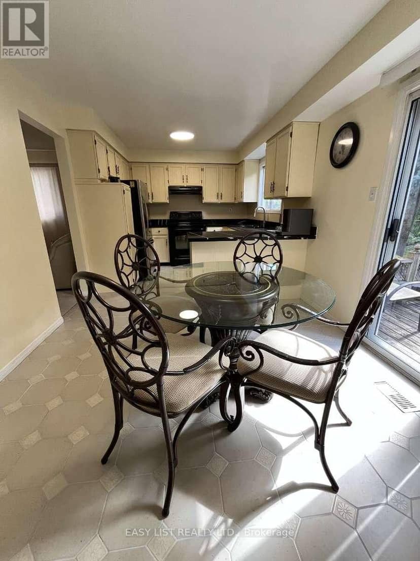 102 Burwell Crescent, Markham, photo 8