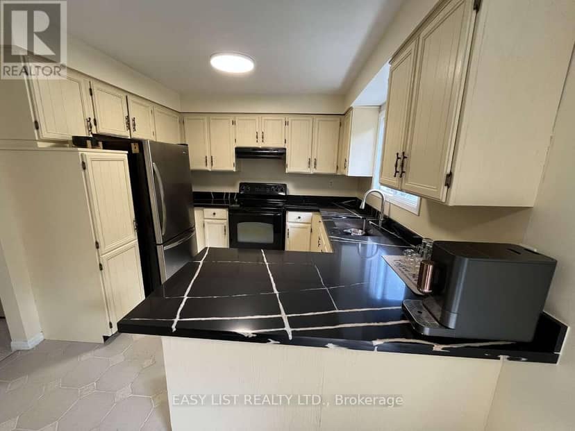 102 Burwell Crescent — photo 9 of 32
