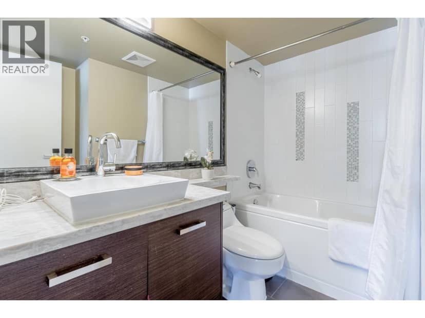 801 2959 GLEN DRIVE, Coquitlam, photo 6