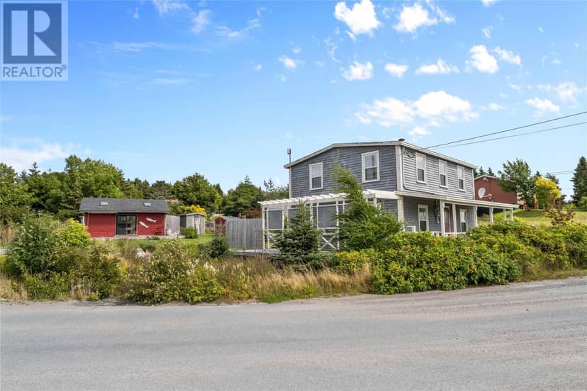 101 Main Road — photo 1 of 40